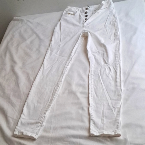 Forever 21 White Jeans - Picture 1 of 4